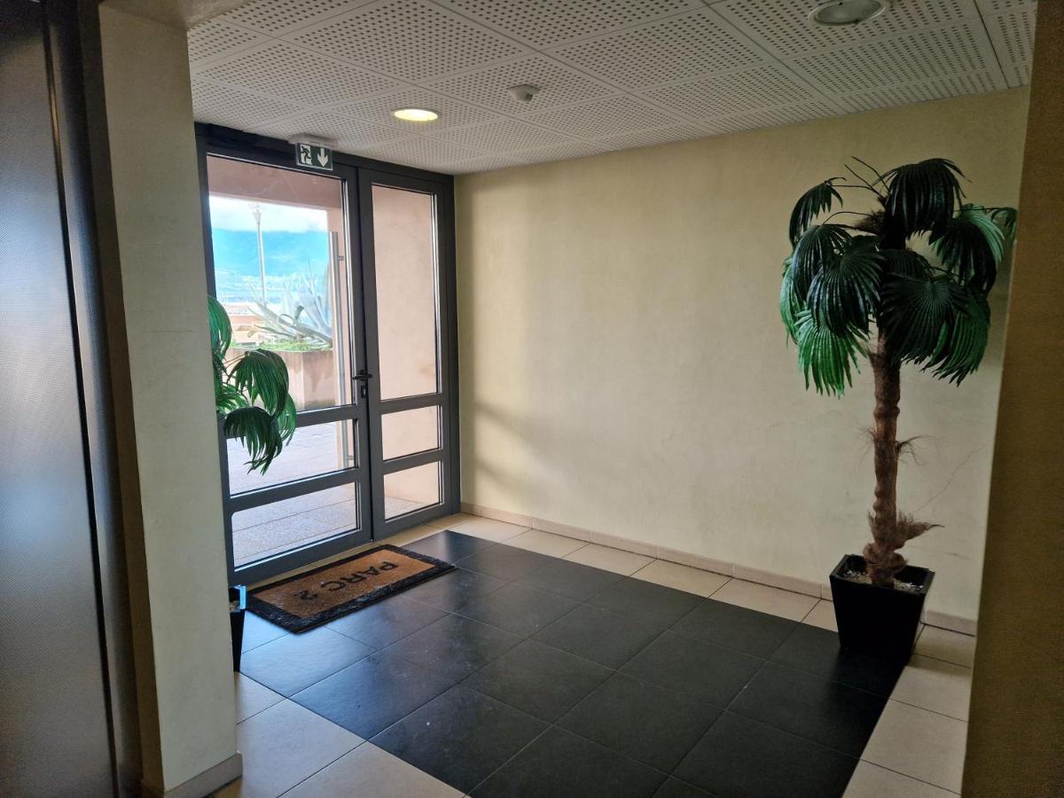 Studio Climatise Parking Gratuit Sarrola-Carcopino Luaran gambar